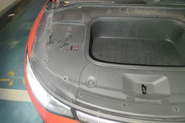 Used Leapmotor C01 2022 Four-Wheel Drive Dual-Motor Performance Version Engine Bay Right