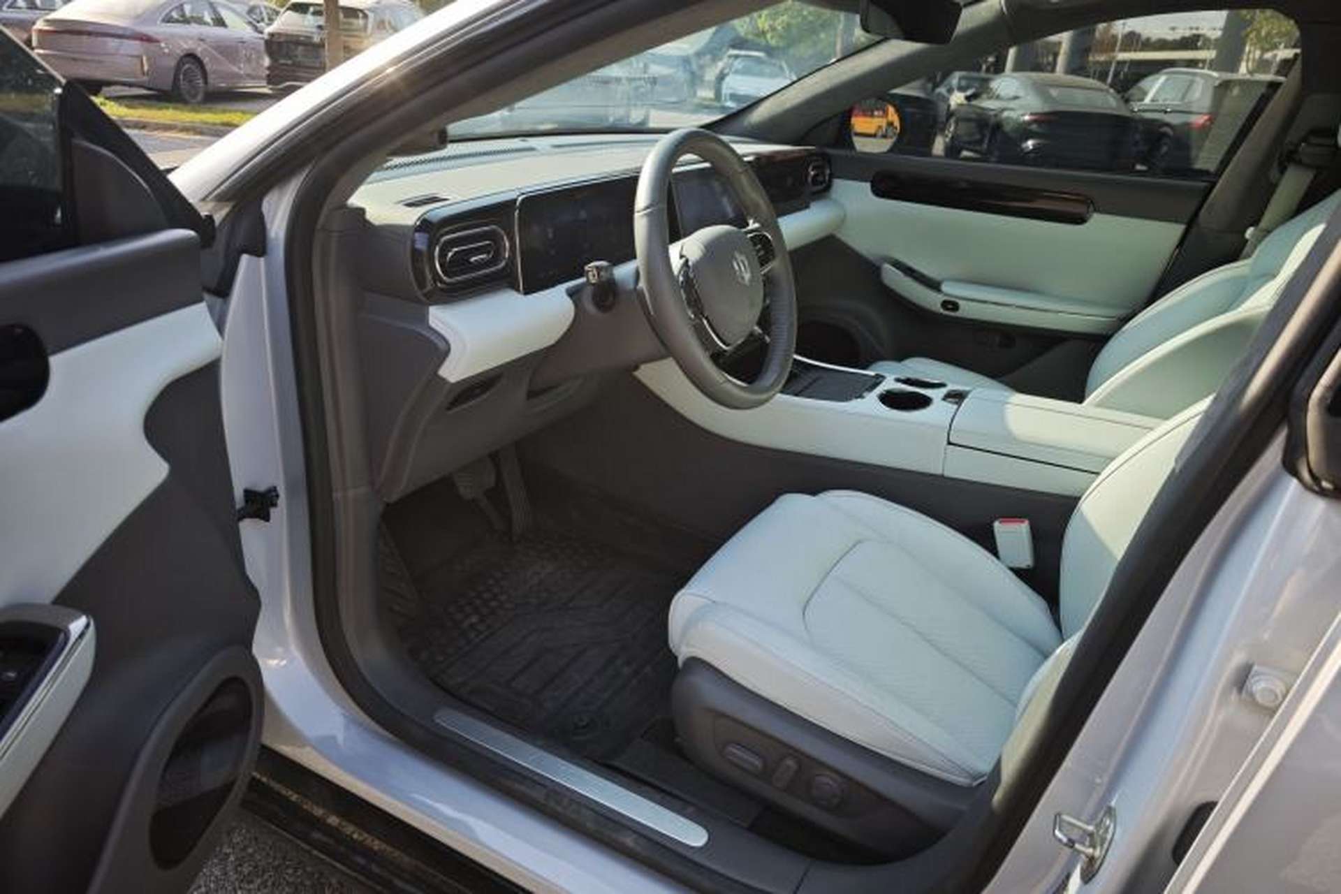 Used Leapmotor C01 2022 Four-Wheel Drive Dual-Motor High-Performance Version Interior 3