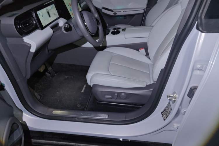 Used Leapmotor C01 2022 Four-Wheel Drive Dual-Motor Performance Version Left Front Seat