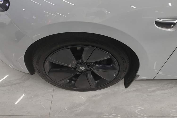 Used Leapmotor C01 2022 Rear-Drive Long-Range Version Left Front Wheel Hub