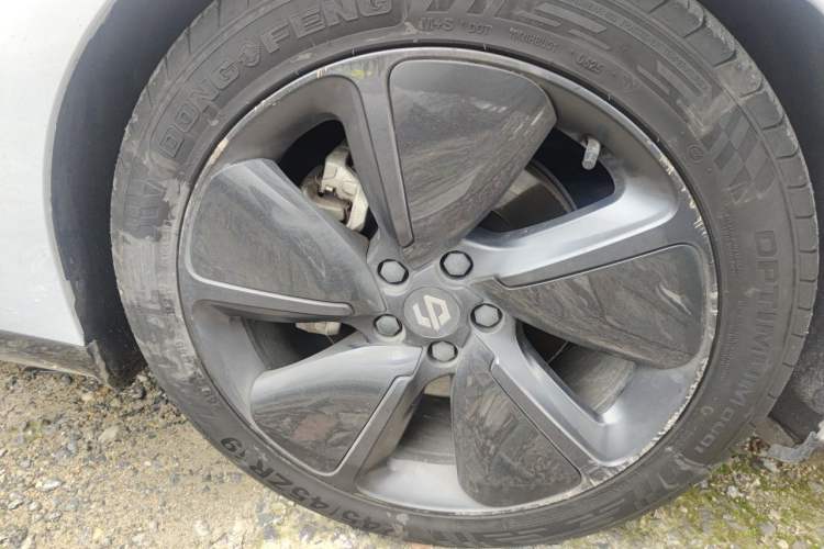 Used Leapmotor C01 2022 Rear-Drive Ultra-Long Range Version Right Front Wheel Hub