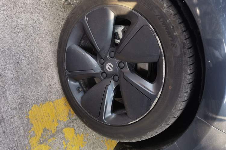 Used Leapmotor C01 2022 Rear-Drive Long-Range Version Right Front Wheel Hub