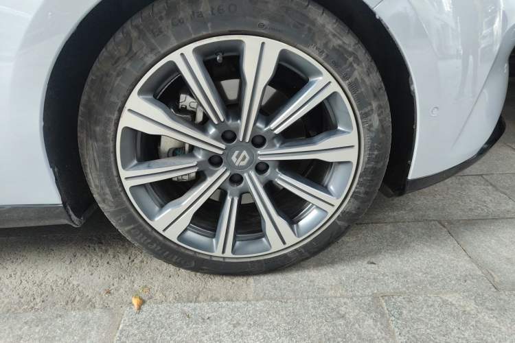 Used Leapmotor C01 2022 Rear-Drive Ultra-Long Range Version Right Front Wheel Hub