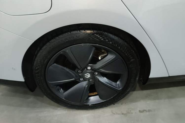 Used Leapmotor C01 2022 Rear-Drive Long-Range Version Right Rear Wheel Hub