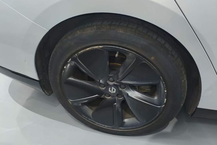 Used Leapmotor C01 2022 Rear-Drive Ultra-Long Range Version Right Rear Wheel Hub