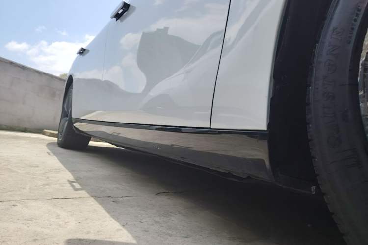 Used Leapmotor C01 2022 Rear-Drive Ultra-Long Range Version Right Side Sill