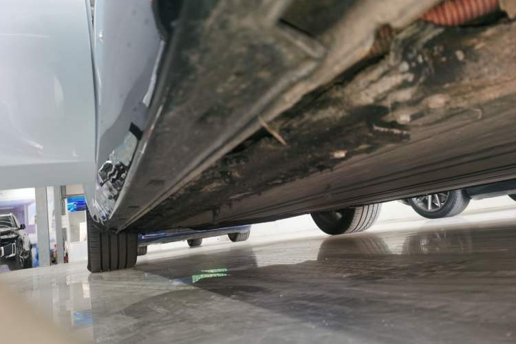 Used Leapmotor C01 2022 Rear-Drive Ultra-Long Range Version Right Side Sill