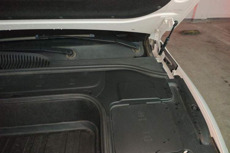 Used Leapmotor C01 2022 Rear-Drive Long-Range Version Engine Bay Left