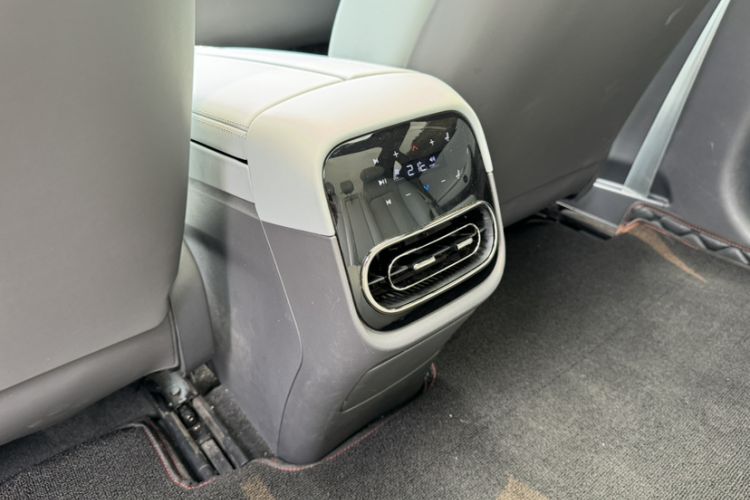Used Leapmotor C01 2022 Rear-Drive Ultra-Long Range Version Interior 4