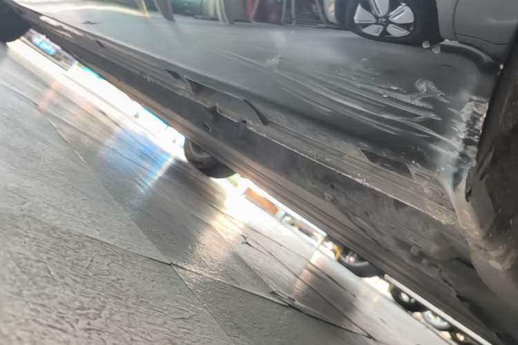 Used Leapmotor C01 2022 Rear-Drive Ultra-Long Range Version Left Side Sill