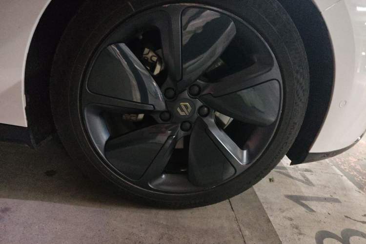 Used Leapmotor C01 2022 Rear-Drive Long-Range Version Right Front Wheel Hub