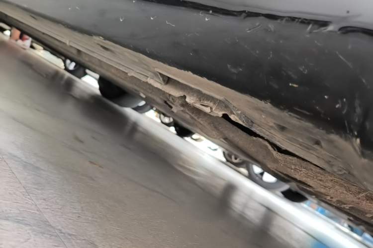 Used Leapmotor C01 2022 Rear-Drive Ultra-Long Range Version Right Side Sill