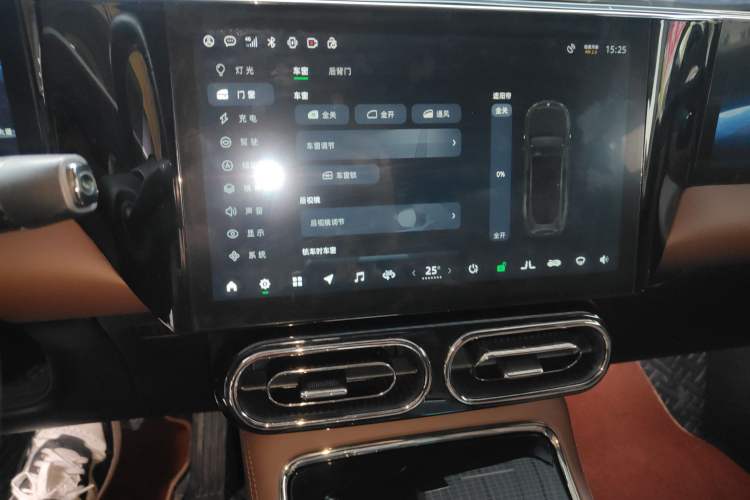 Used Leapmotor C01 2023 630 All-Wheel-Drive Performance Version Audio And AC Panel