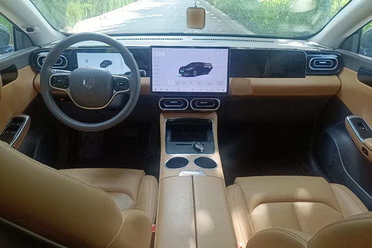 Used Leapmotor C01 2023 525 Smart Drive Edition Center Console