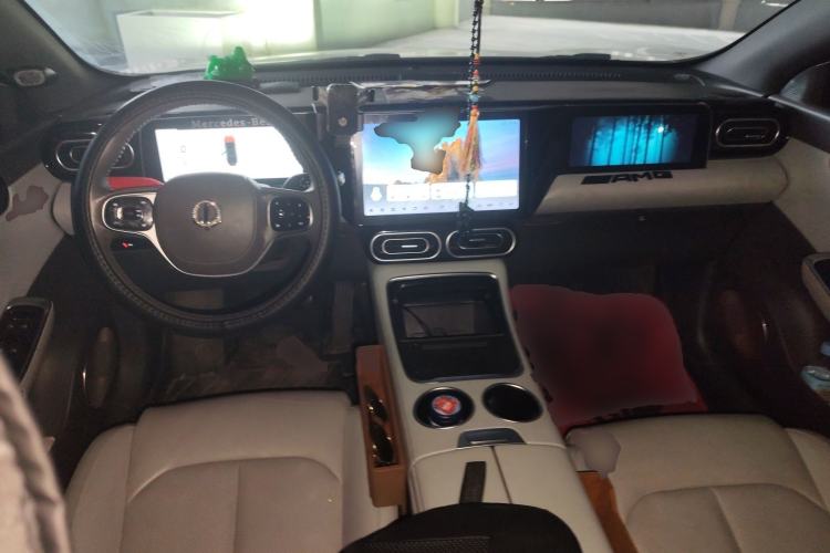 Used Leapmotor C01 2023 525 Comfort Edition Center Console