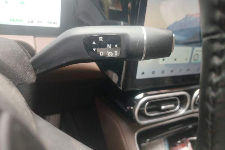 Used Leapmotor C01 2023 525 Comfort Edition Gear Lever