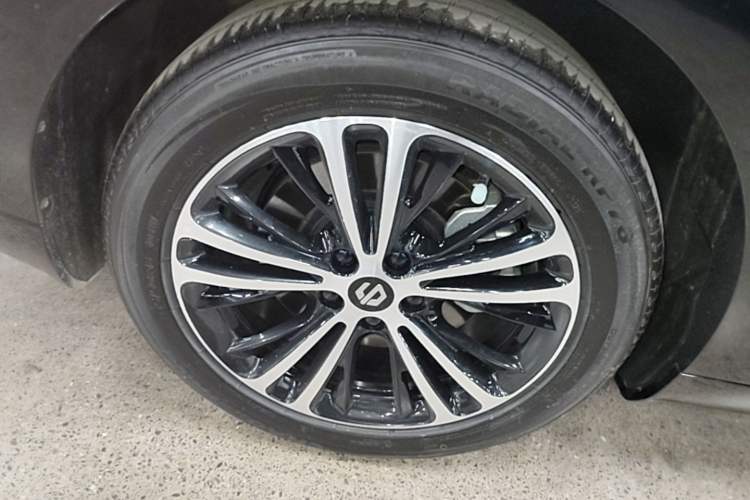Used Leapmotor C01 2023 525 Comfort Edition Right Rear Wheel Hub