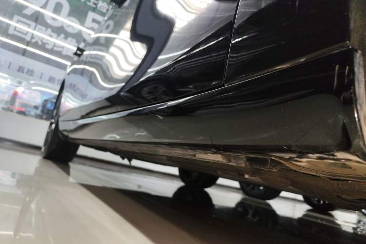 Used Leapmotor C01 2023 630 All-Wheel-Drive Performance Version Right Side Sill