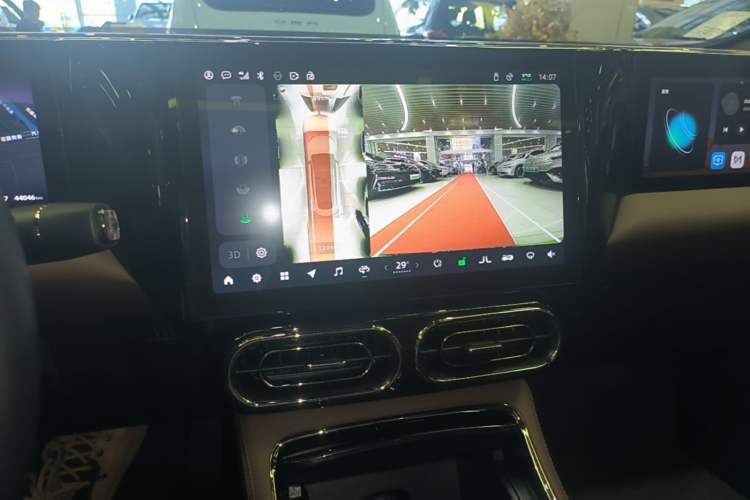 Used Leapmotor C01 2023 Range-Extended 316 Smart Edition Audio And AC Panel