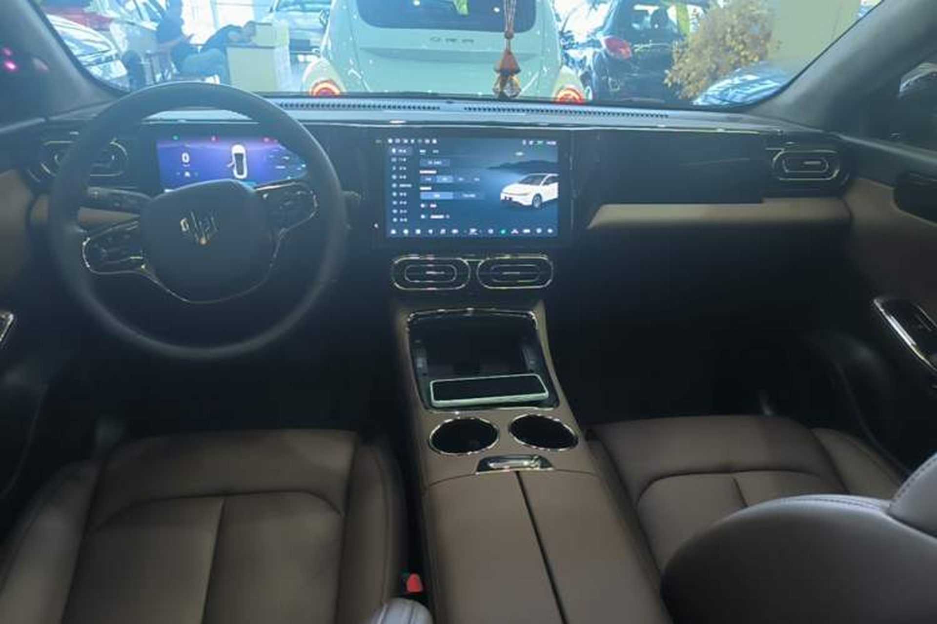 Used Leapmotor C01 2023 Range-Extended 316 Smart Edition Center Console