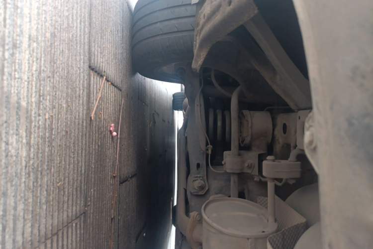 Used Leapmotor C01 2023 Extended-Range 316 Comfort Edition Chassis Rear Left