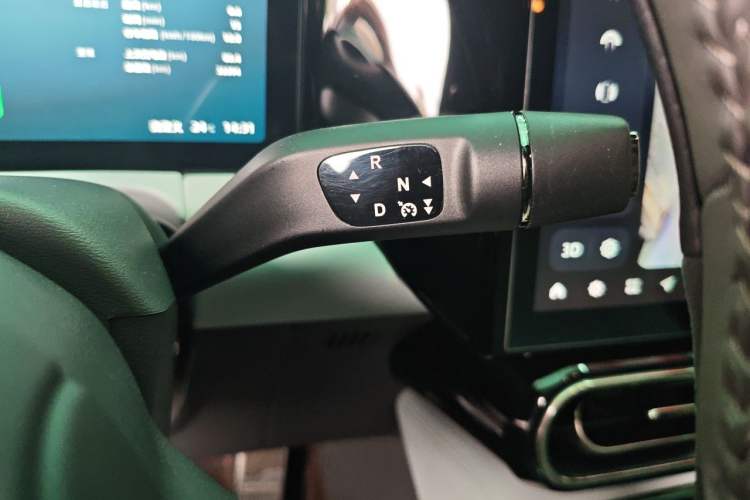 Used Leapmotor C01 2023 606 Smart Edition Gear Lever