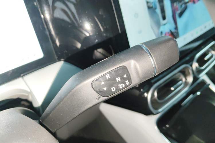 Used Leapmotor C01 2023 Range-Extended 216 Comfort Edition Gear Lever