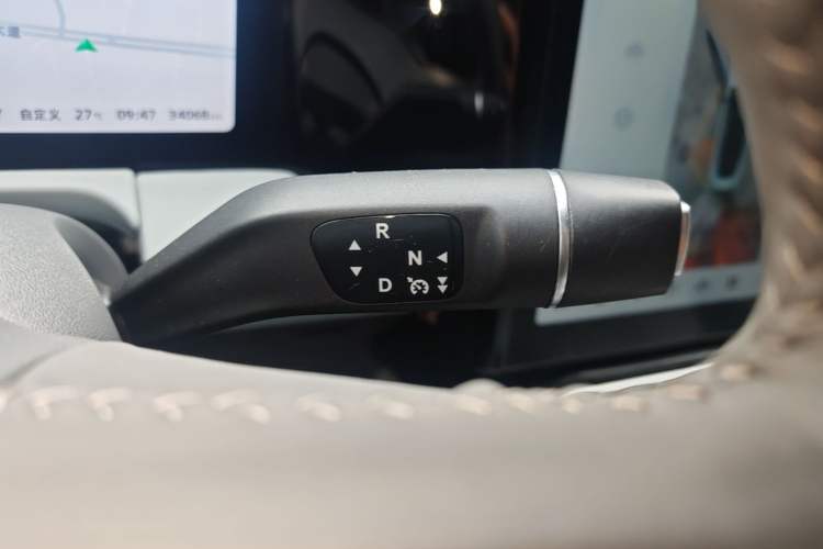 Used Leapmotor C01 2023 Range-Extended 216 Comfort Edition Gear Lever