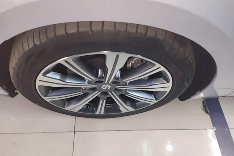 Used Leapmotor C01 2023 525 Comfort Edition Left Front Wheel Hub