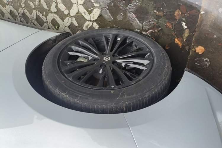 Used Leapmotor C01 2023 525 Comfort Edition Left Front Wheel Hub