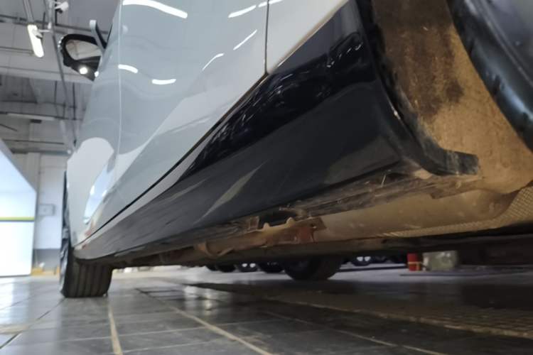 Used Leapmotor C01 2023 Range-Extended 216 Comfort Edition Left Side Sill