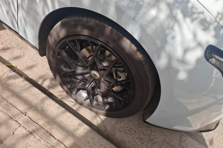 Used Leapmotor C01 2023 Range-Extended 316 Smart Edition Right Front Wheel Hub