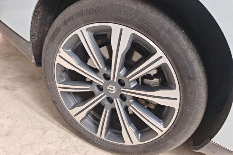 Used Leapmotor C01 2023 Range-Extended 216 Comfort Edition Right Rear Wheel Hub