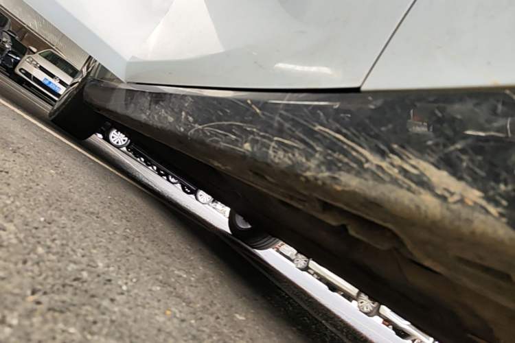 Used Leapmotor C01 2023 Range-Extended 216 Comfort Edition Right Side Sill