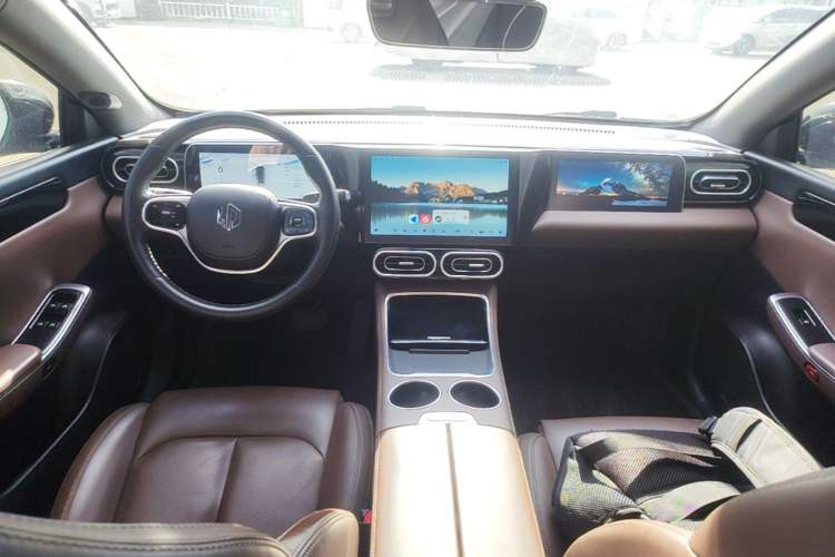 Used Leapmotor C01 2023 525 Comfort Edition Center Console