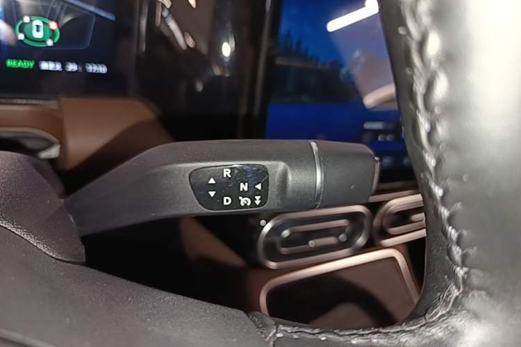 Used Leapmotor C01 2023 525 Comfort Edition Gear Lever