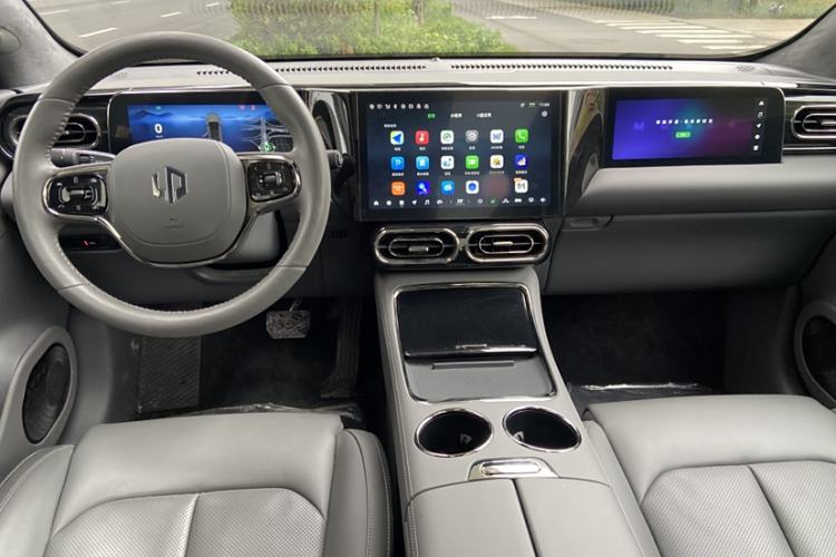 Used Leapmotor C01 2023 630 All-Wheel-Drive Performance Version Interior 4