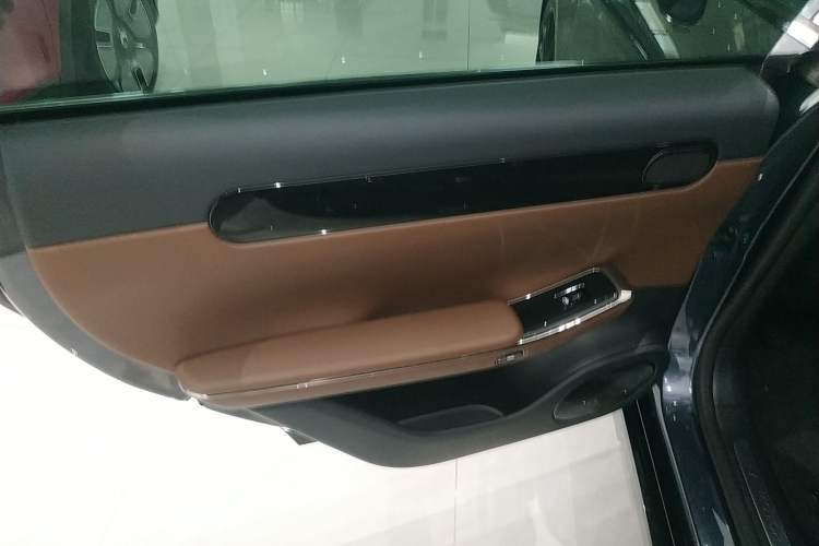 Used Leapmotor C01 2023 630 All-Wheel-Drive Performance Version Interior 8