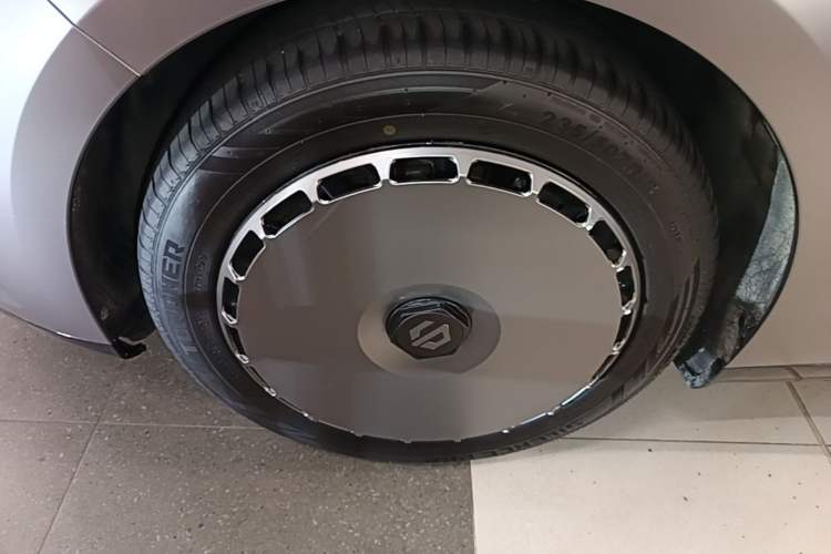 Used Leapmotor C01 2023 525 Comfort Edition Left Front Wheel Hub