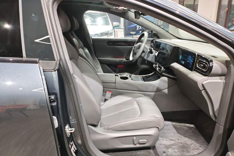 Used Leapmotor C01 2023 630 All-Wheel-Drive Performance Version Right Front Seat