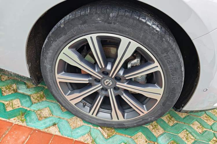 Used Leapmotor C01 2023 Range-Extended 316 Smart Edition Right Front Wheel Hub