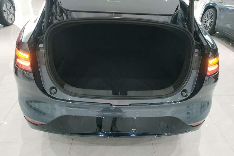 Used Leapmotor C01 2023 630 All-Wheel-Drive Performance Version Trunk