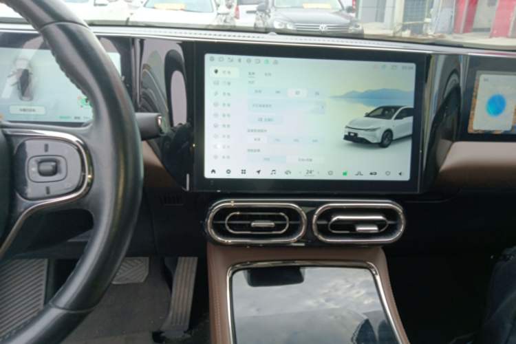 Used Leapmotor C01 2023 Range-Extended 316 Smart Edition Audio And AC Panel