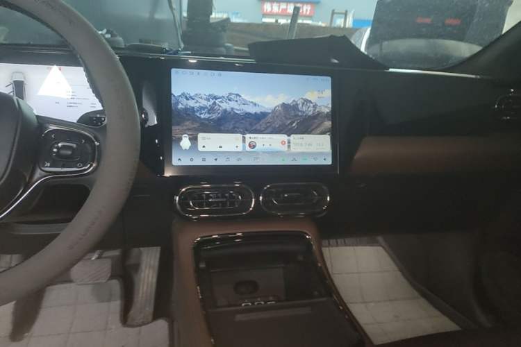 Used Leapmotor C01 2023 630 All-Wheel-Drive Performance Version Audio And AC Panel