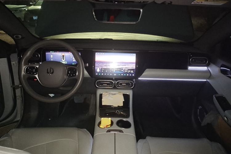 Used Leapmotor C01 2023 525 Comfort Edition Center Console