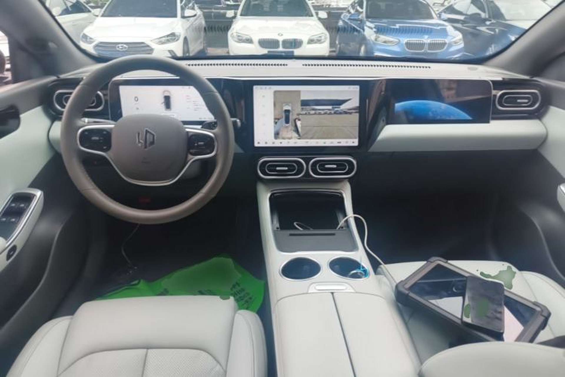 Used Leapmotor C01 2023 525 Comfort Edition Center Console