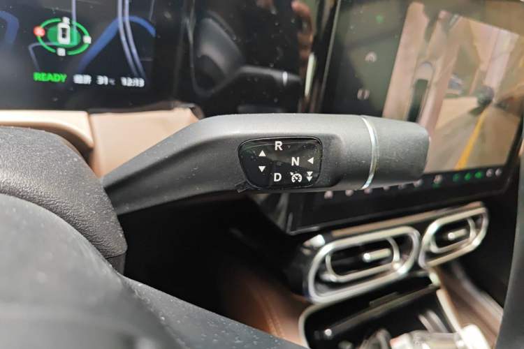 Used Leapmotor C01 2023 525 Comfort Edition Gear Lever