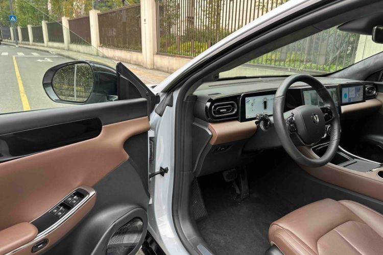 Used Leapmotor C01 2023 Range-Extended 316 Smart Edition Interior 1