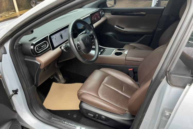 Used Leapmotor C01 2023 Range-Extended 216 Comfort Edition Interior 4