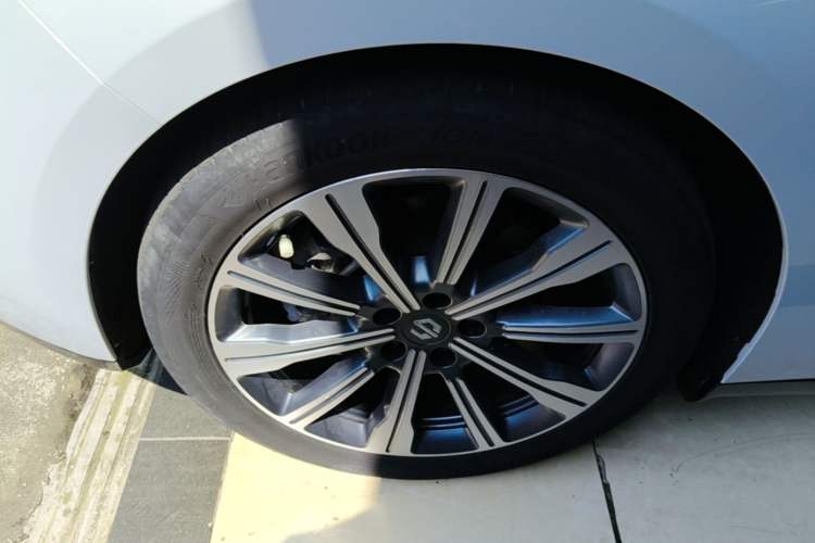 Used Leapmotor C01 2023 Extended-Range 316 Comfort Edition Left Front Wheel Hub